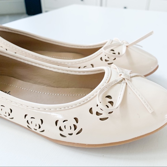 Rosegirl Beige Flats F11536 - Picture 7 of 8